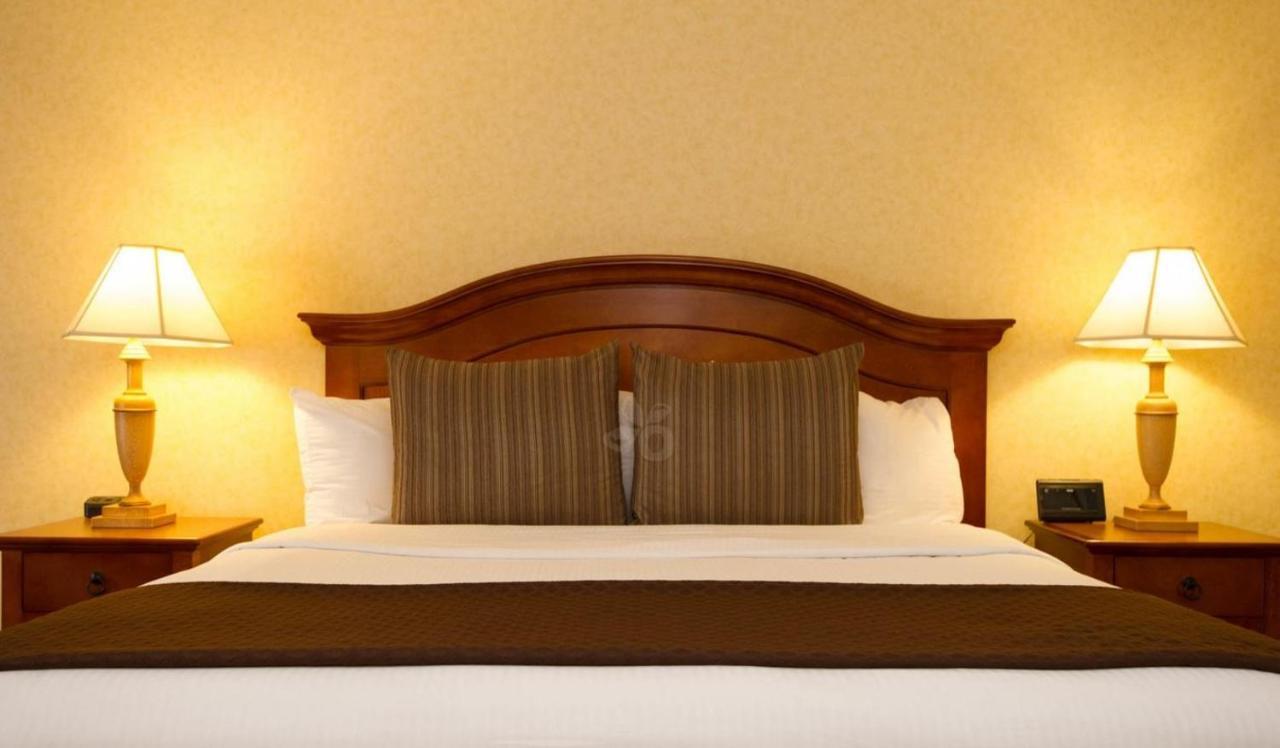 Red Lion Hotel Pasco Airport & Conference Center Buitenkant foto