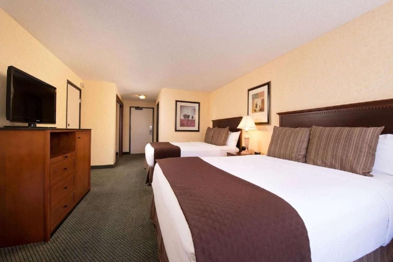 Red Lion Hotel Pasco Airport & Conference Center Buitenkant foto