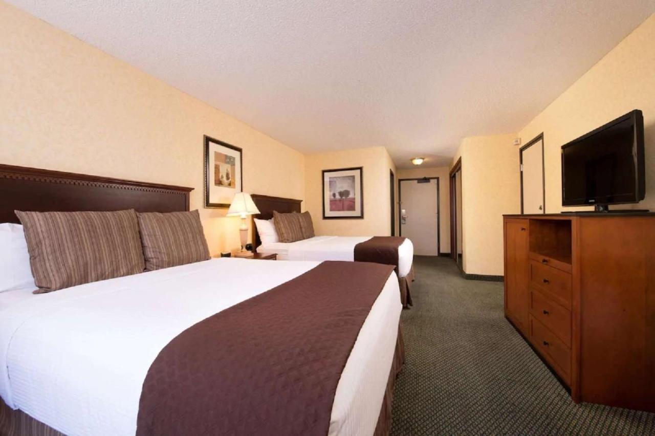 Red Lion Hotel Pasco Airport & Conference Center Buitenkant foto