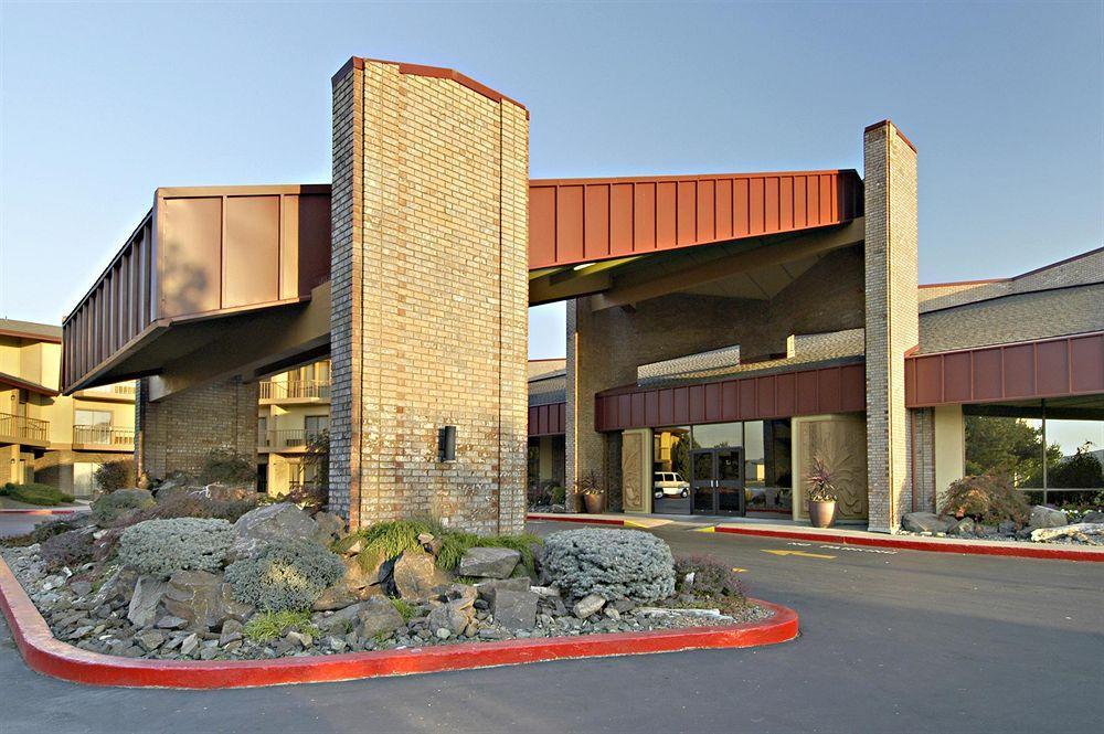 Red Lion Hotel Pasco Airport & Conference Center Buitenkant foto