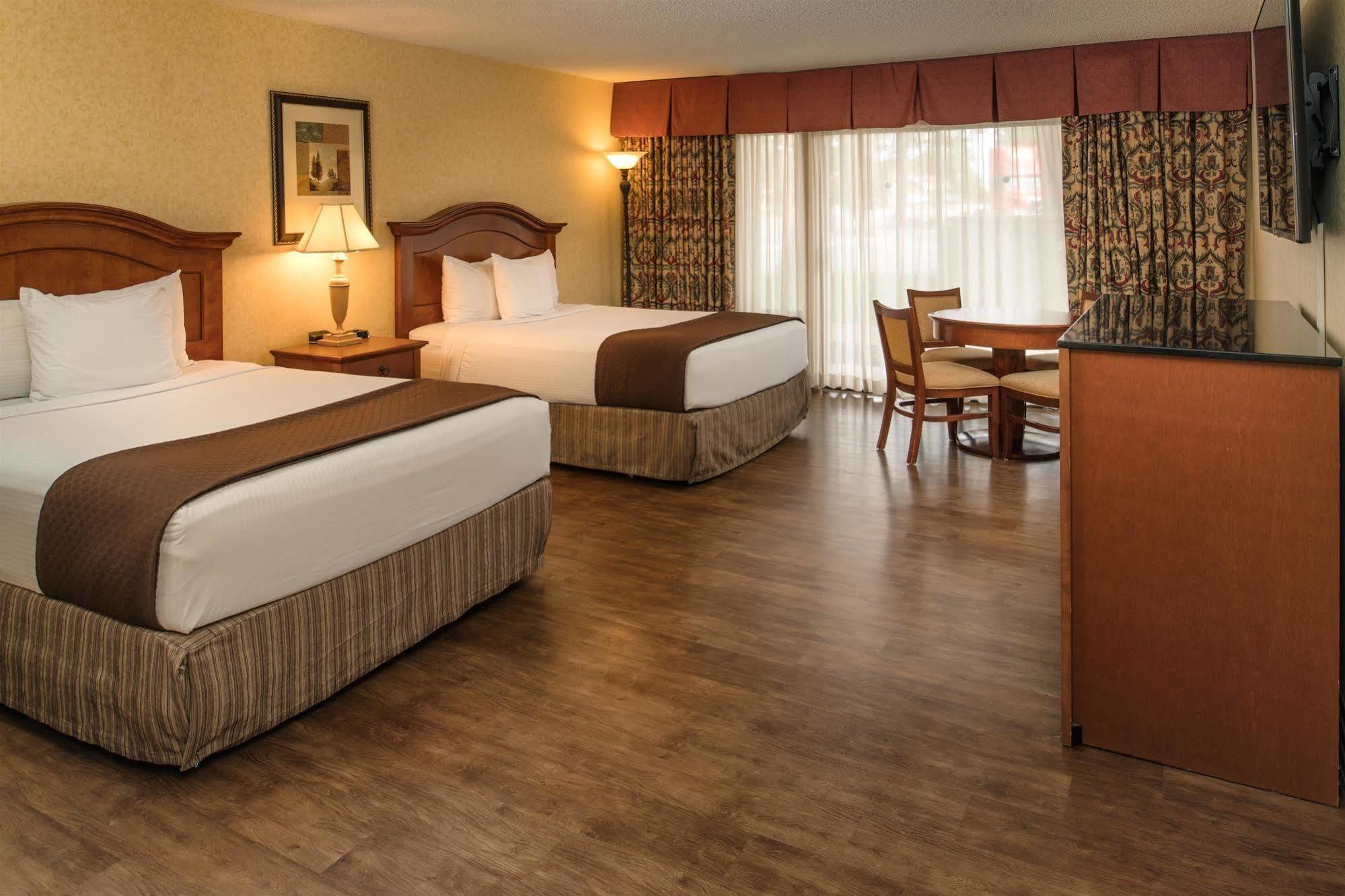 Red Lion Hotel Pasco Airport & Conference Center Buitenkant foto