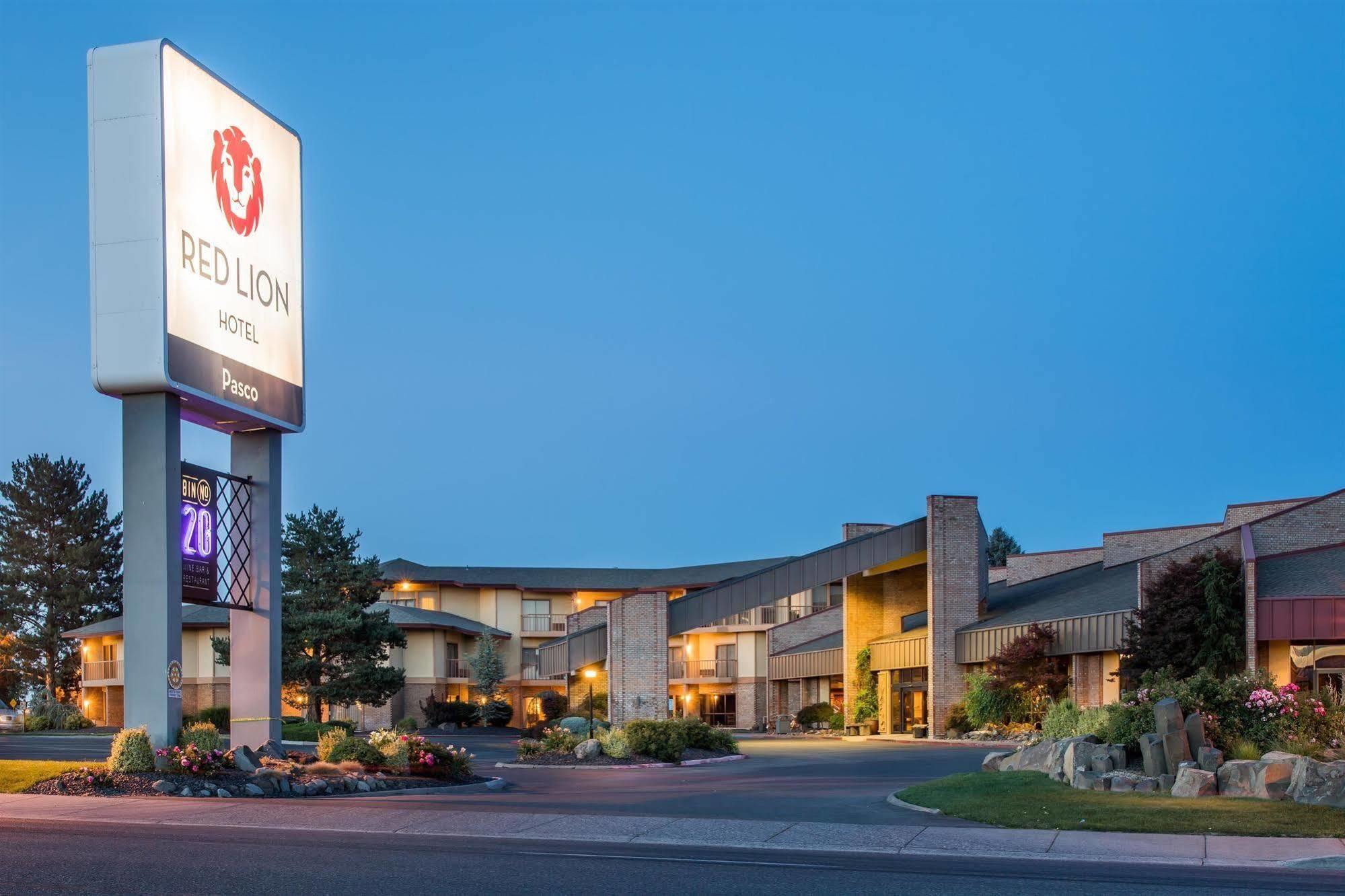 Red Lion Hotel Pasco Airport & Conference Center Buitenkant foto